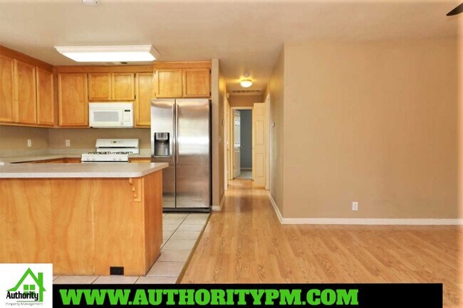 Foto del edificio - 3187 Veda Street Located on the West Side ...