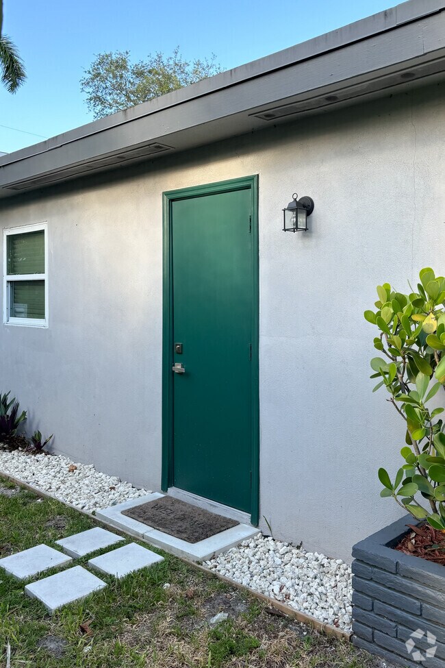 Hollywood Hills Apartments for Rent with a Garage Hollywood, FL 3 Rentals