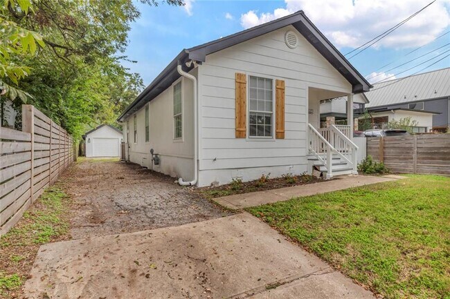 Building Photo - 2517 E 4th St