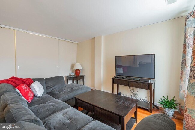 Foto del edificio - 700 Pennock St