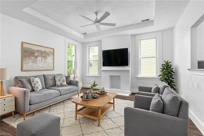 Photo - 410 W 29th St Townhome