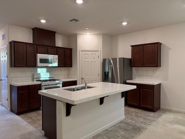 Photo - Beautiful Natomas 3 Bed / 2 Bath! House