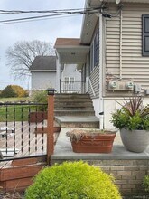 Building Photo - 5 Hall Ave