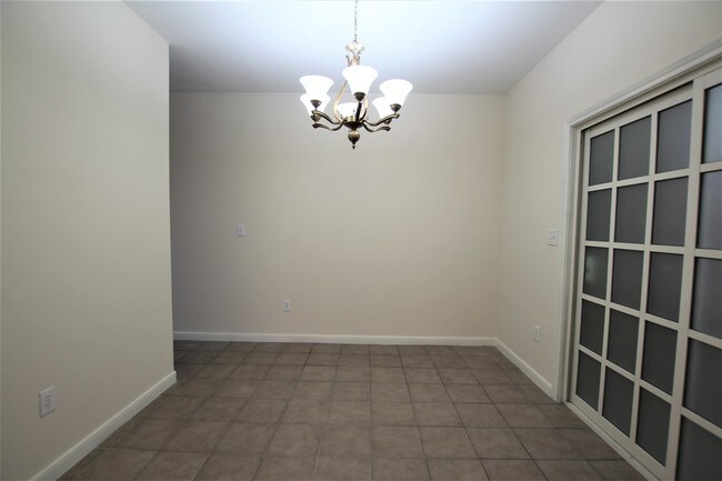 Building Photo - 2445 Monarch Dr