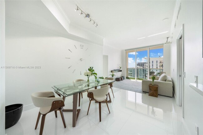 Foto del edificio - 350 SE 2nd St