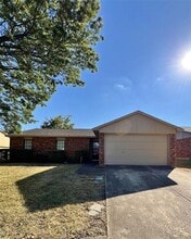 Building Photo - 7132 Nutmeg Ln