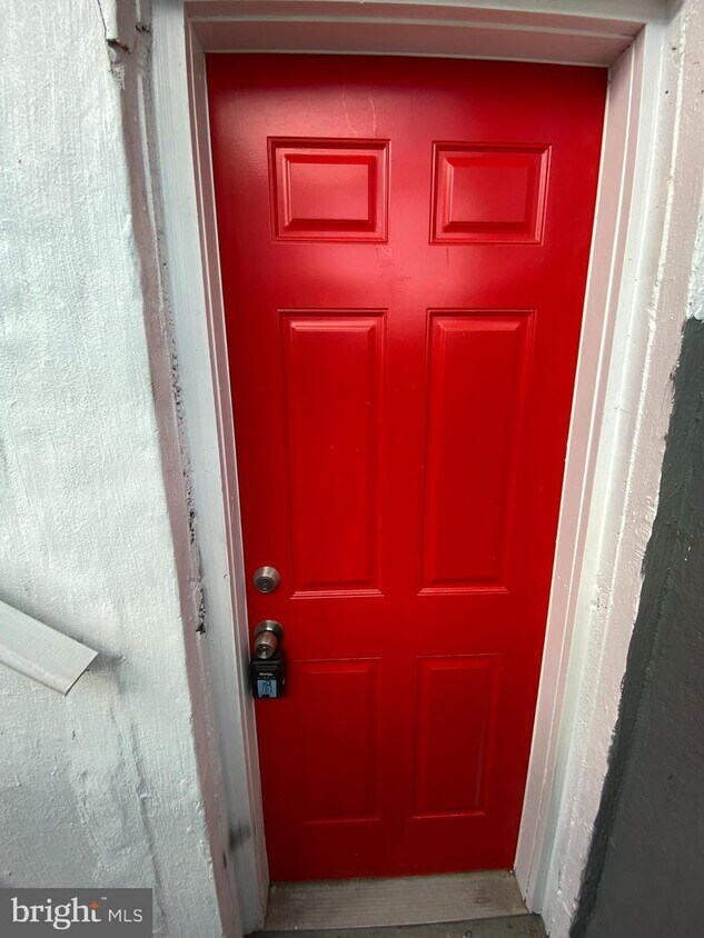 Primary Photo - 1323 Taylor Ave