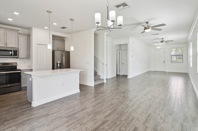 Building Photo - 1318 Royal St. George Blvd