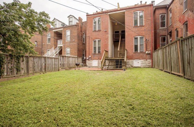 Entrance to this apartment is up the back stairs - 1221 Lami St