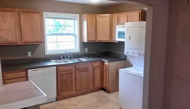 cocina - 407 E Lincoln St