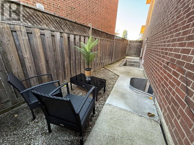 Photo du bâtiment - 28 Huntley Ct