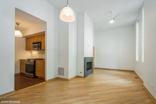 Building Photo - 2058 N Seminary Ave