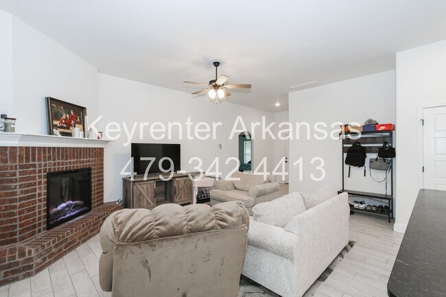 Foto del edificio - Like New Beautiful 3/2 Home in Gentry
