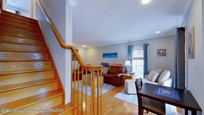 Building Photo - 309 Laurel Ct
