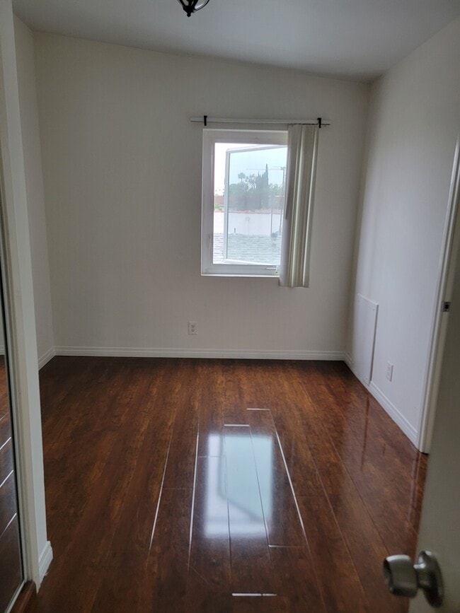 bedroom - 1013 Rosedale Ave