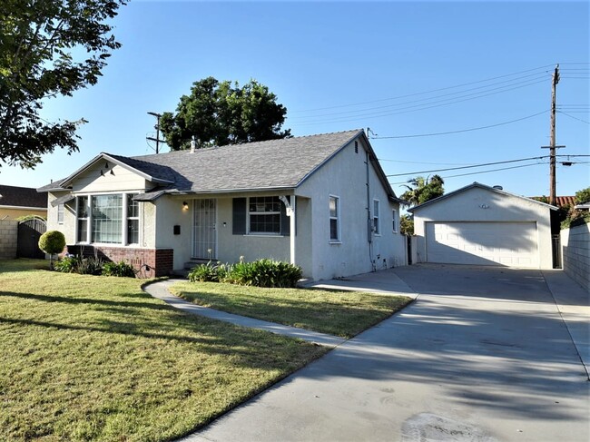 Building Photo - 2167 W Lullaby Ln