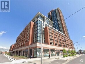 Building Photo - 830-830 Lawrence Ave W