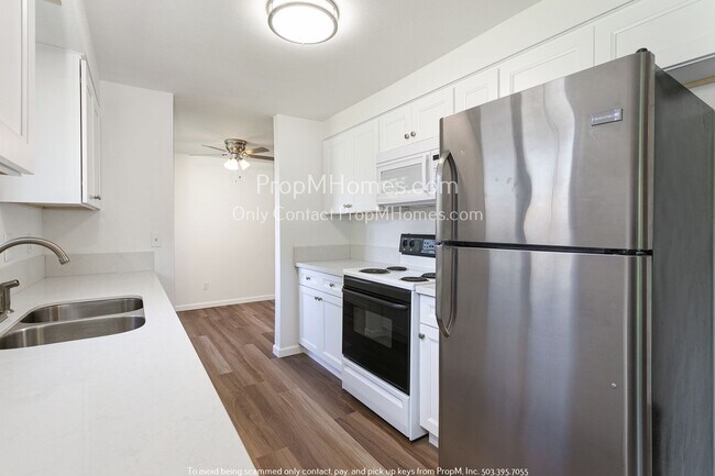 Building Photo - Where Charm Meets Comfort, Three Bedroom R...