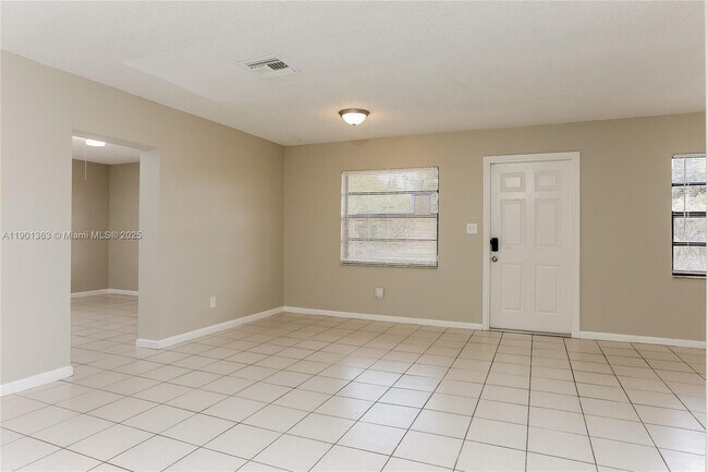 Building Photo - 611 Alpine Ave