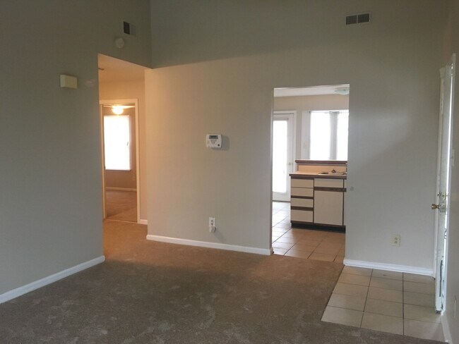 Foto del edificio - 3744 B Towne Point Rd