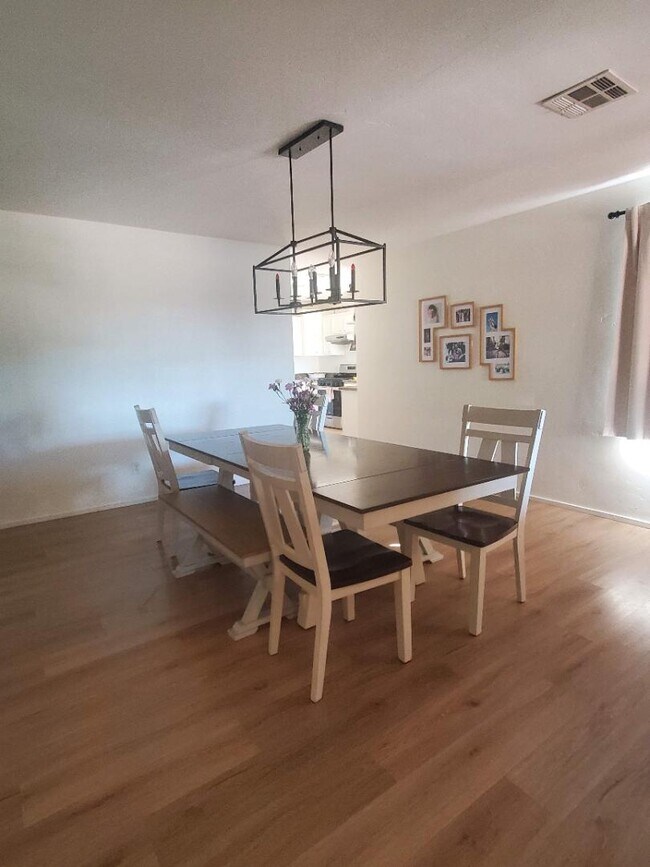 Foto del edificio - 1520 W Encanto Blvd