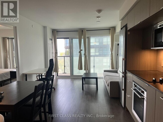 Photo du bâtiment - 575-1575 Bloor St E