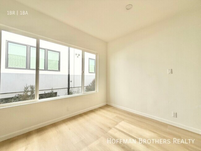 Foto del edificio - 222 N Lake St
