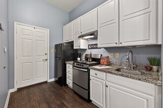 Building Photo - 929 Rockmead Dr