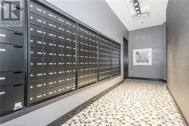 Photo du bâtiment - 50 Grand Ave S
