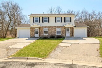 Building Photo - 208 Applewood Ln