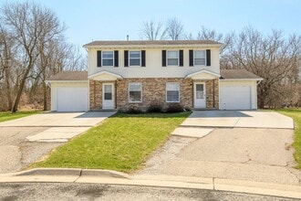 Building Photo - 208 Applewood Ln