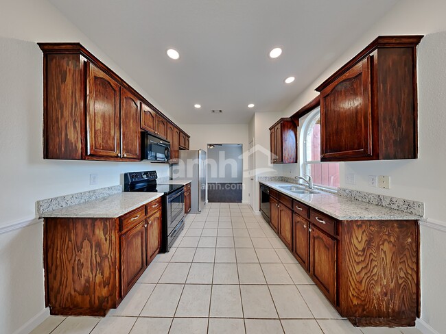 Foto del edificio - 73 N Highland Dr