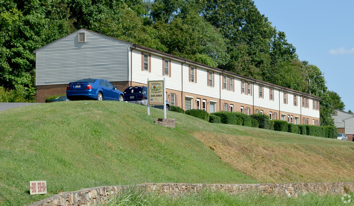 Primary Photo - Niagara Townhouses