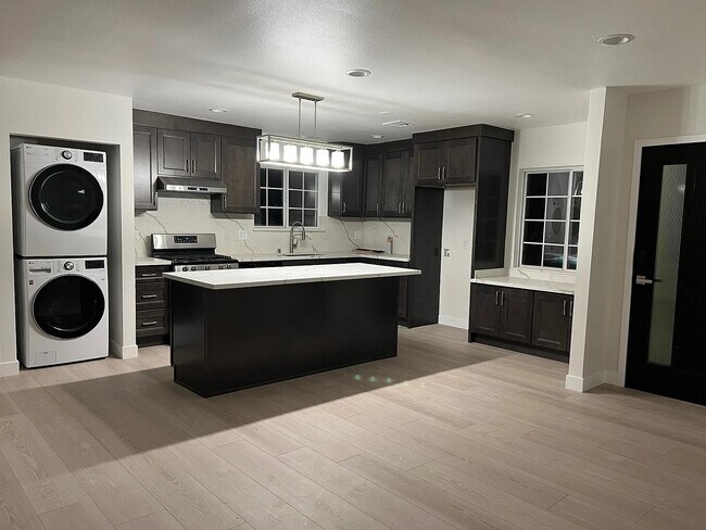 Foto del edificio - 8176 Dale St