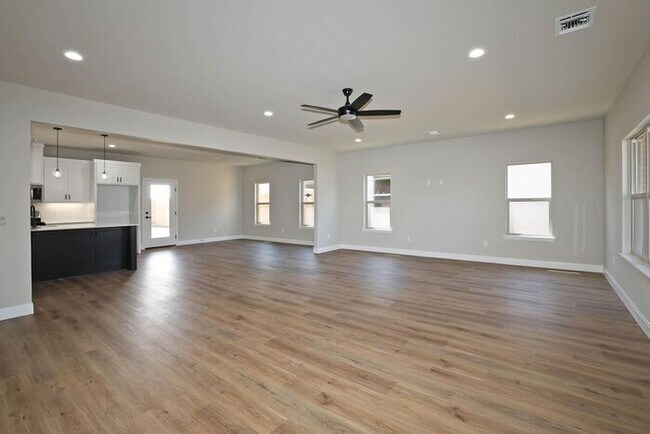 Building Photo - 4715 Scotty Dr