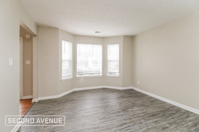 Foto del edificio - 5681 Spring Mill Cir