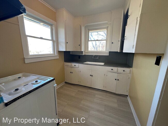 Building Photo - 2 br, 1 bath House - 270 Vine Street