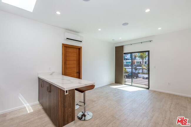 Building Photo - 8012 Zeus Dr