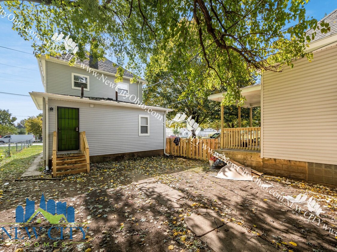 Foto principal - 2737 1/2-878-872 Sullivant Ave