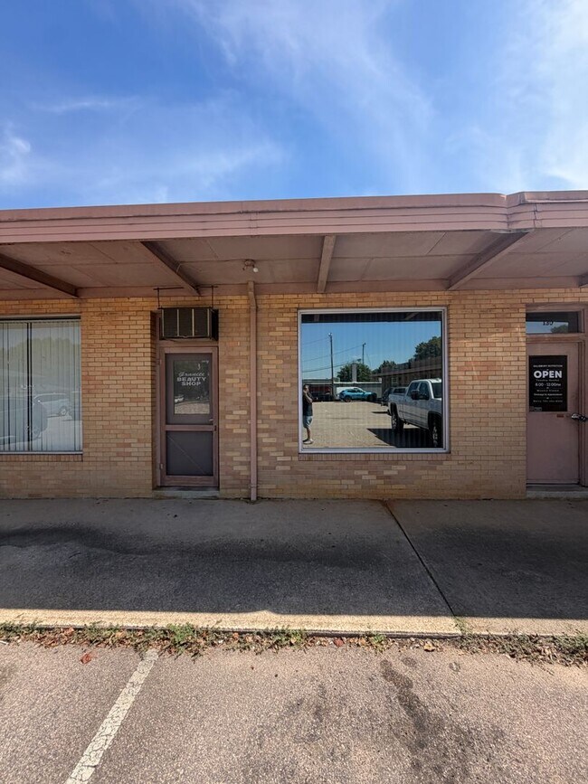 Foto del edificio - 132 S Salisbury Ave