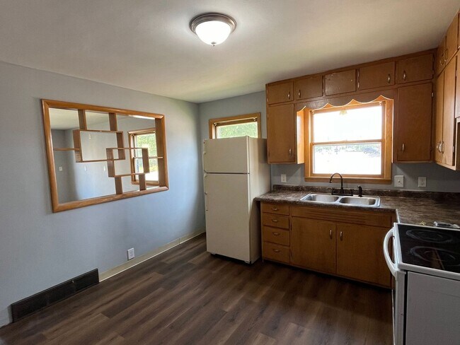 Foto del edificio - 311 6th St S
