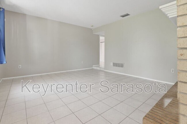 Foto del edificio - 5645 N Tuttle Ave