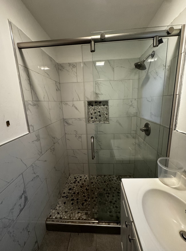 Building Photo - 3248 W 25th St