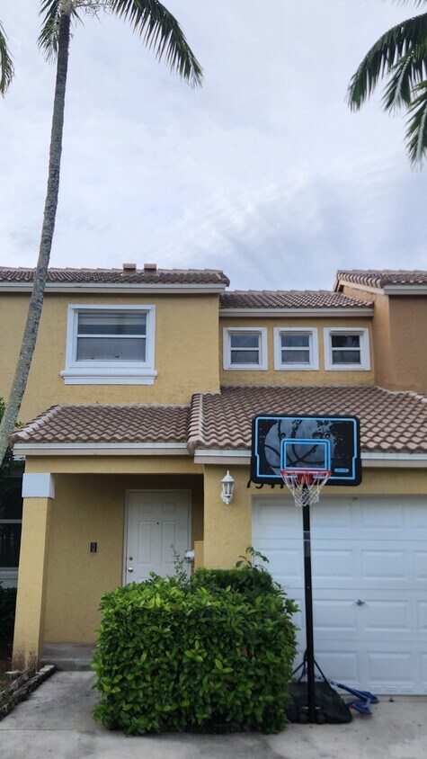 Primary Photo - 15419 NW 14th St
