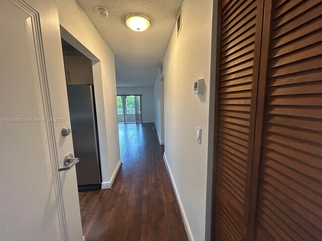 Building Photo - 7850 Camino Real