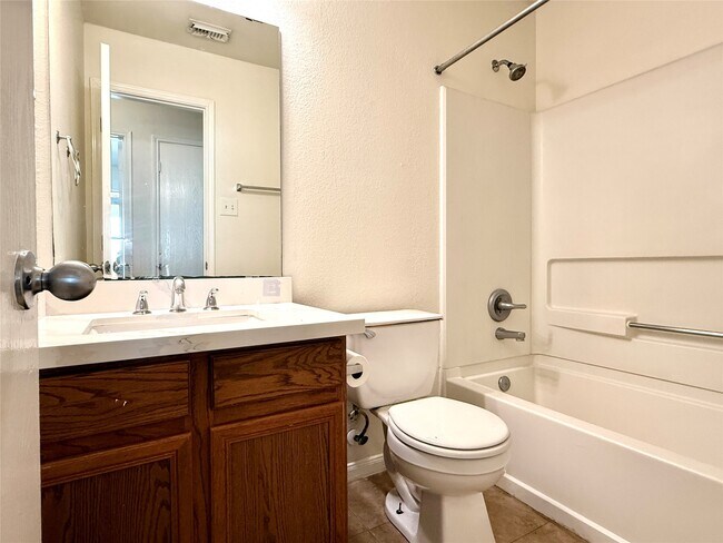 Foto del edificio - 16127 Cole Bridge Ln