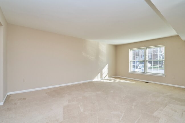Building Photo - 8038 Sleepy View Ln