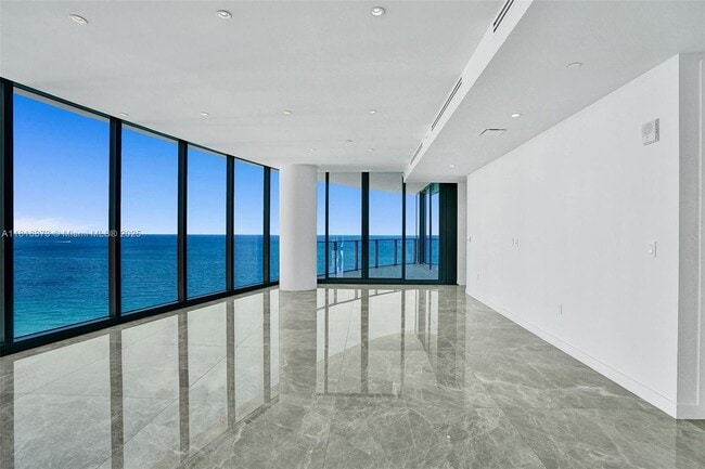 Building Photo - 15701 Collins Ave