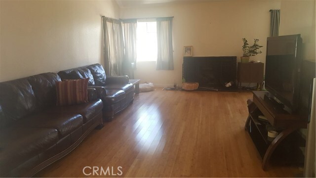 Foto del edificio - 880 Robles Pl