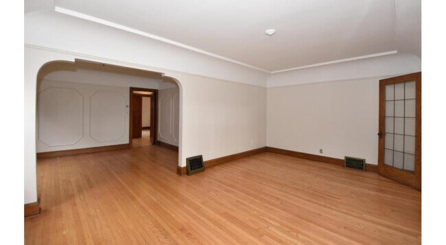 Foto del edificio - 2533 N 72nd St